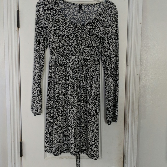 Dress - Picture 1 of 3